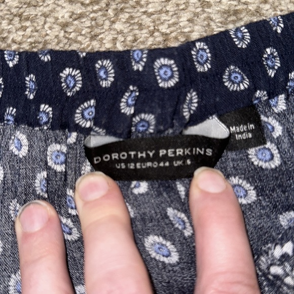 Like New Beautiful blue off the shoulders Dorsey Perkins blouse - Picture 4 of 12